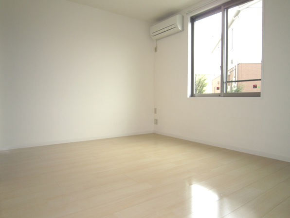 居室・リビング　広め洋室6.７帖