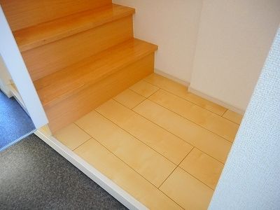 玄関　収納もある玄関です