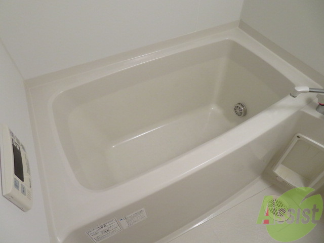 バス・シャワールーム　追い焚き機能付きなので、半身浴も気持ちよくできますね。