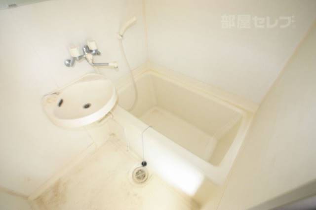 バス・シャワールーム　バスルーム