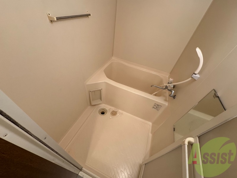 バス・シャワールーム　ユニットバスです。疲れを癒すのに欠かせませんね！