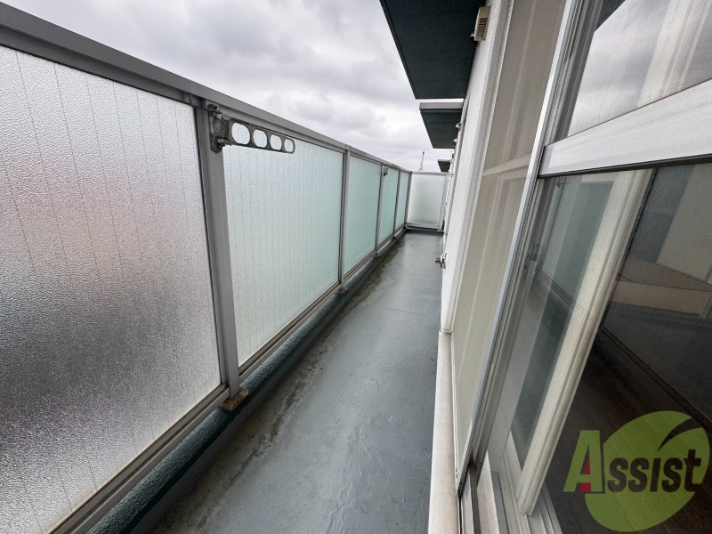 バルコニー　バルコニーが付いていますので一息ついてみてはいかがですか。