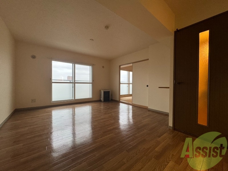 居室・リビング　広くてキレイなお部屋が広がっていて、充実した生活が送れそう。