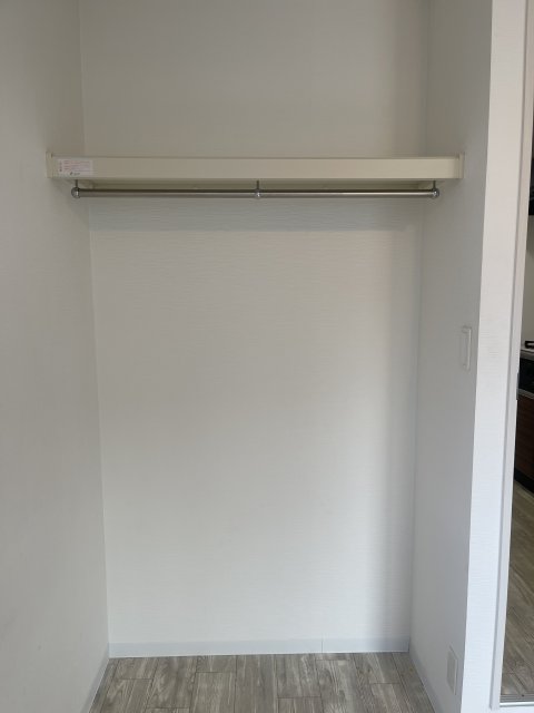 収納　同物件別号室の写真です。