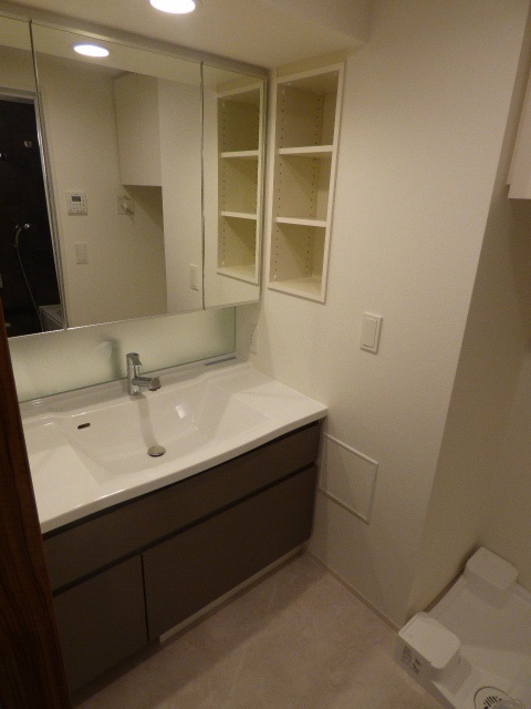 洗面設備　同タイプ