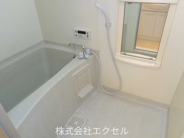 バス・シャワールーム　追い焚き完備の綺麗な浴室♪
