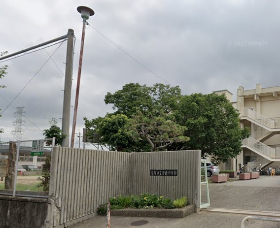 中学校　宝塚市立安倉中学校（中学校）まで650m