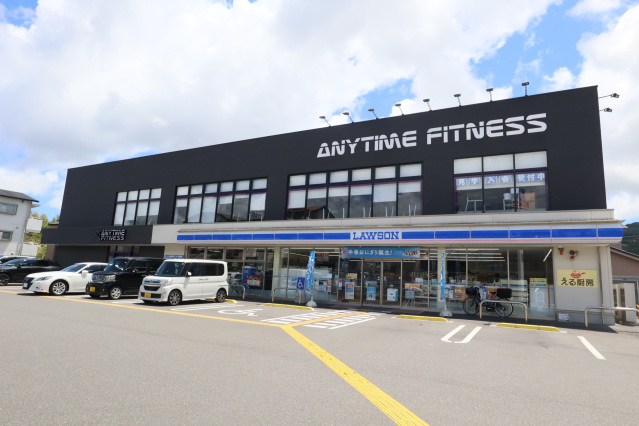 コンビニ　ローソン高知神田北店（コンビニ）まで729m