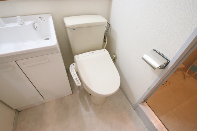 トイレ　※別号室の参考写真です