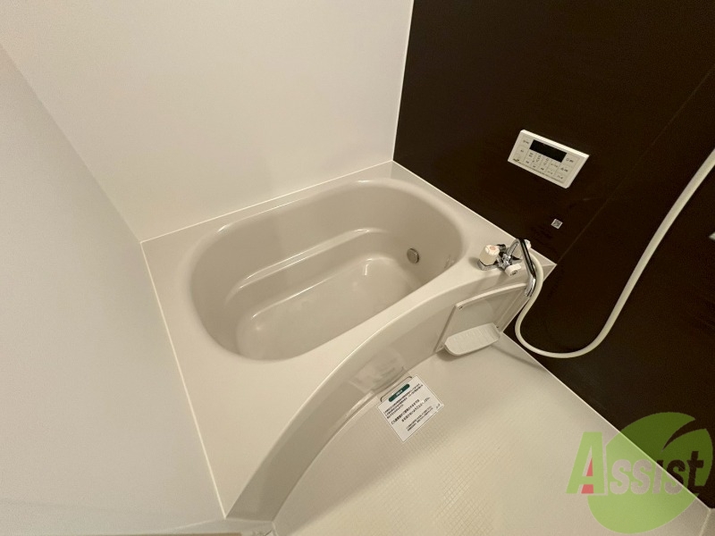 バス・シャワールーム　こちらは浴室になります。追い焚き機能付です。