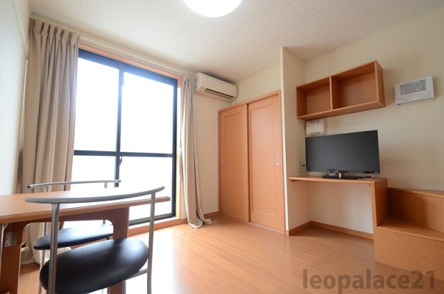 居室・リビング　実際のお部屋と異なる場合がございます。