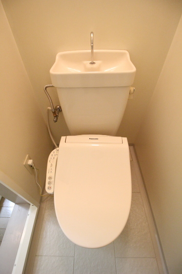 トイレ　※他号室の写真です