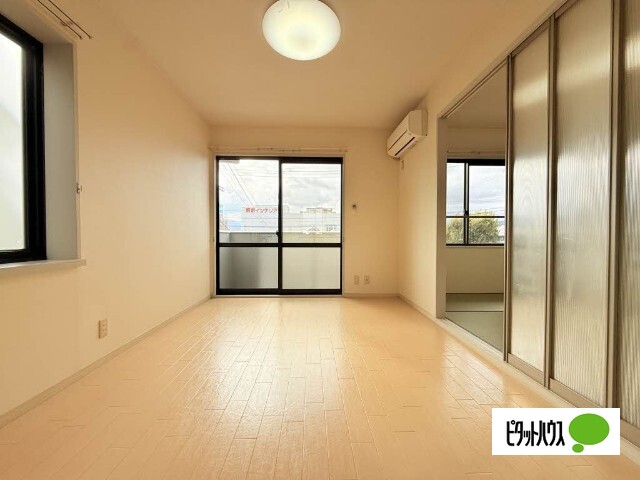 居室・リビング　他のお部屋のお写真です