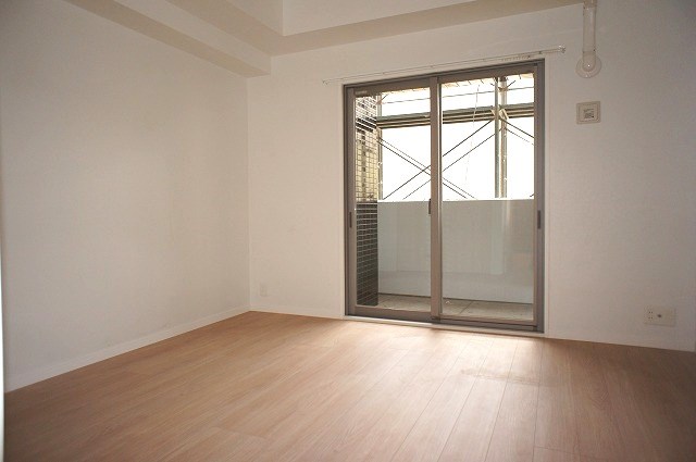 バルコニー　※別号室の参考写真になります。