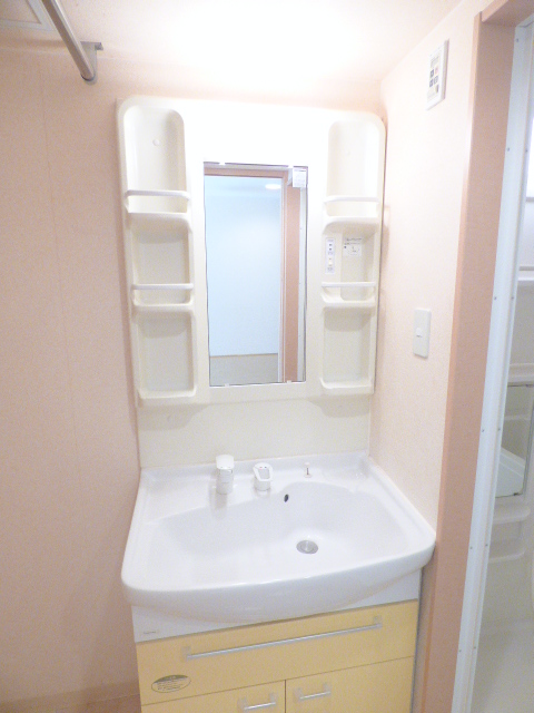 洗面設備　シャンプードレッサーです☆