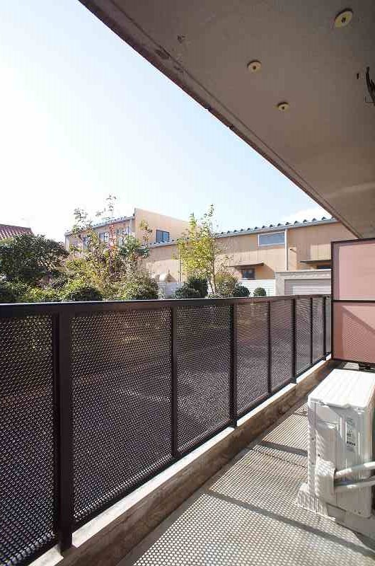 バルコニー　図面と現状に相違がある場合には現状を優先