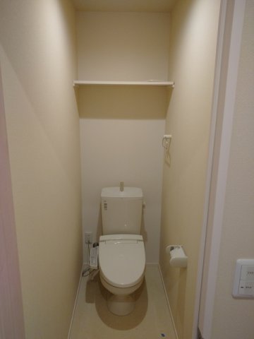 トイレ　※別号室の写真になります。