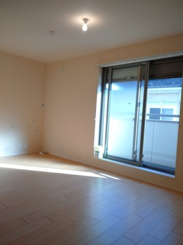 居室・リビング　※別号室の写真になります。