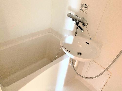 バス・シャワールーム　浴室換気乾燥機付き。