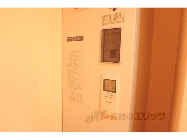その他設備　給湯器リモコン