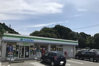 コンビニ　ファミリーマート裾野岩波店（コンビニ）まで350m