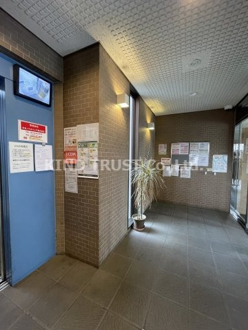 エントランス　建物の内部です