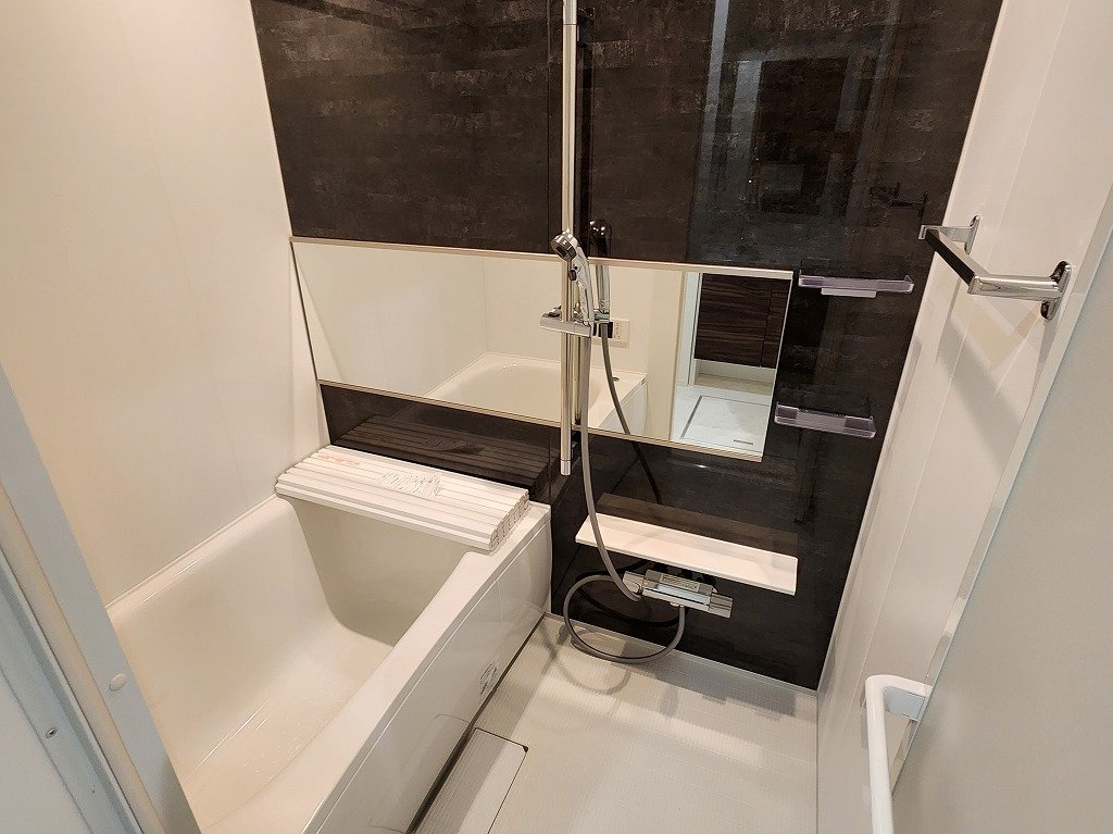 バス・シャワールーム　追焚き・浴室乾燥機付バスルーム