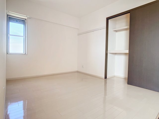 収納　掲載写真は同型モデルを掲載しており実際のお部屋と仕様等が異な