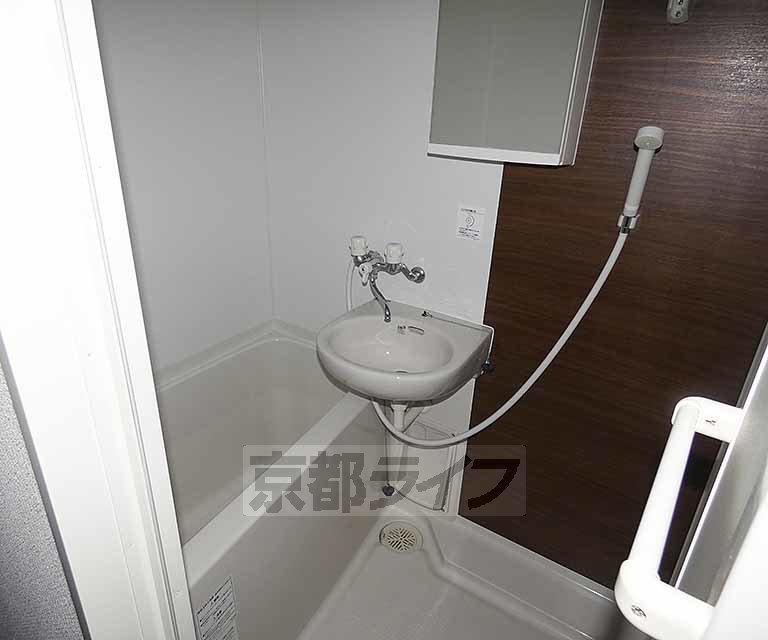 バス・シャワールーム　清潔感あります。