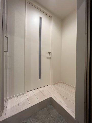 玄関　別号室イメージの為、現状を優先致します。