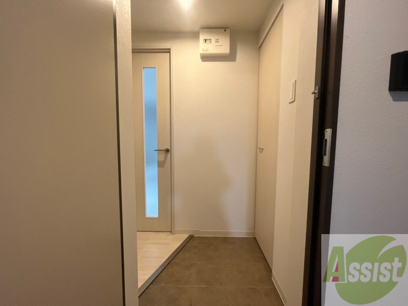 玄関　玄関の様子です。明るい印象ですね。気分もあがりそう。