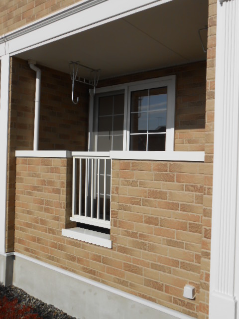 バルコニー　南面ルーフ・ワイドバルコニー（物干し設備有り）