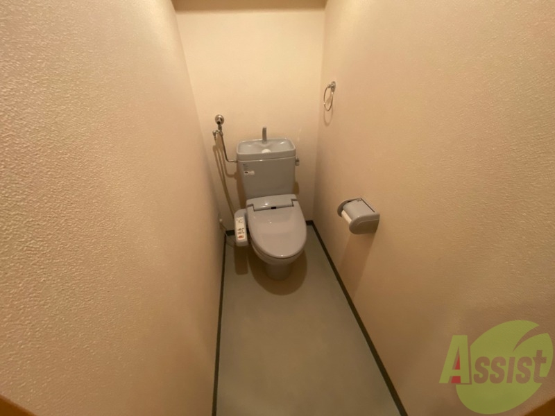 トイレ　シャワートイレになっているので快適です！