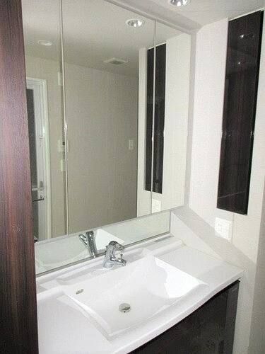 洗面設備　使いやすい洗面所です