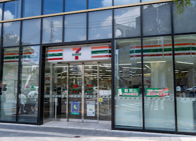 コンビニ　セブンイレブン 千葉中央公園店（コンビニ）まで141m