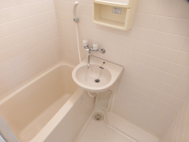 バス・シャワールーム　給湯式　バスルーム