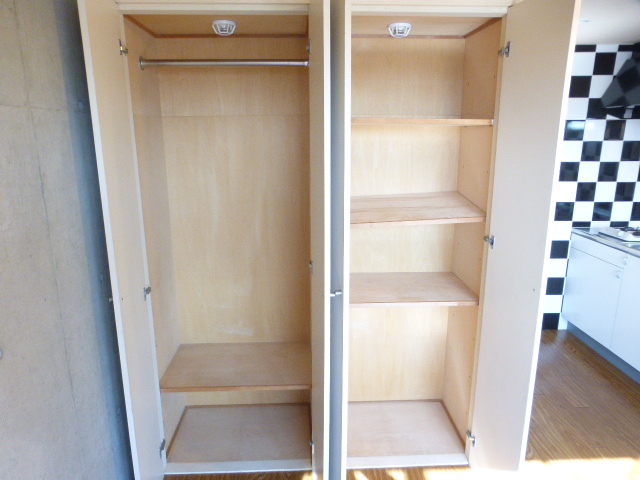 収納　ワイドクローゼット