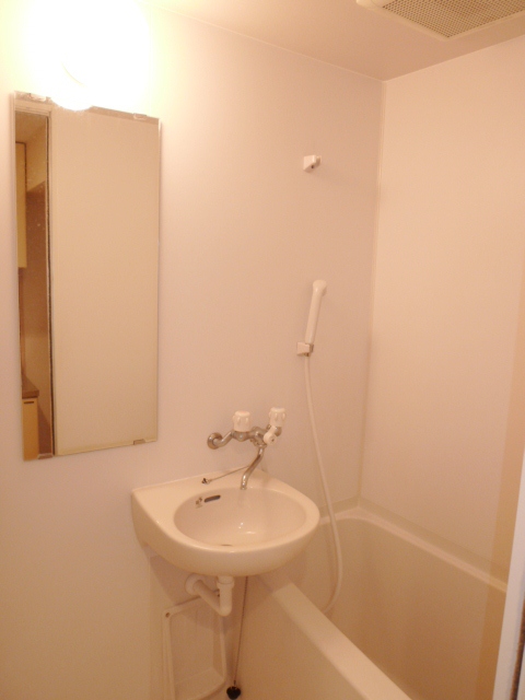 バス・シャワールーム　日々の暮らしに欠かせないお風呂です