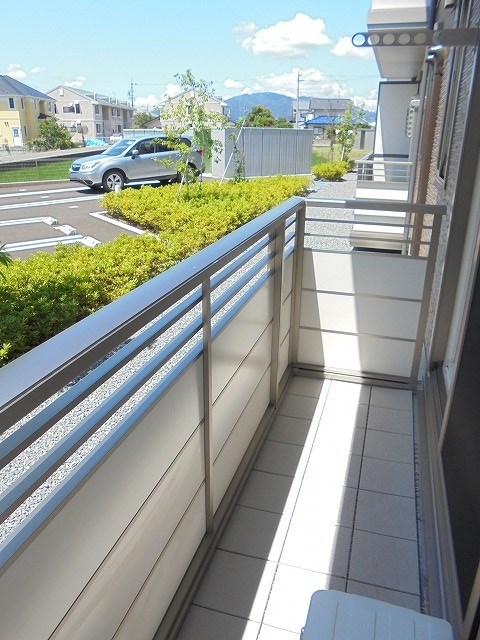 バルコニー　写真は101号室です。（参考）