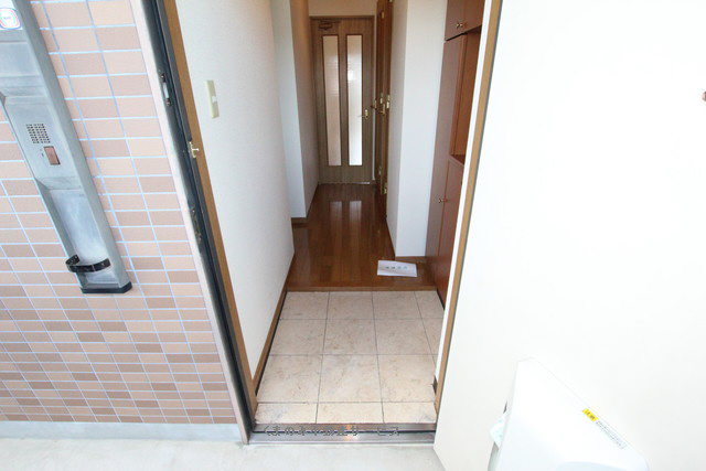 玄関　きれいな玄関です アドバンス三本松　404号室　2024/9
