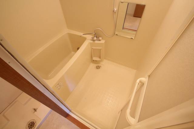 バス・シャワールーム　＊２０１号室参照