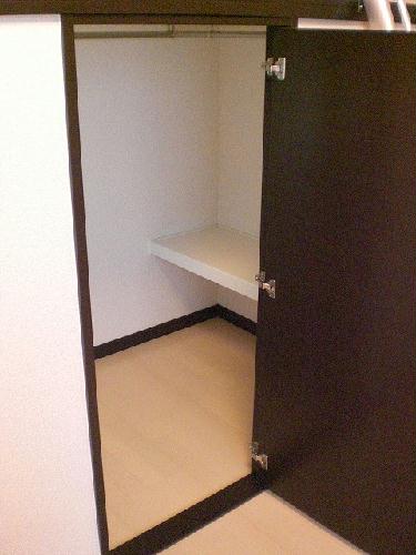 収納　実際の居室のイメージとは異なる可能性あり