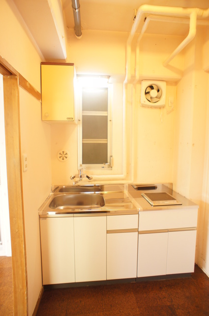 キッチン　キッチン下収納あります♪使い勝手の良いキッチンです☆