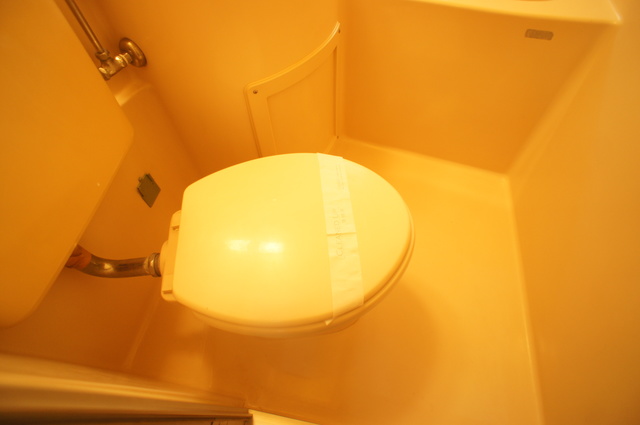 トイレ　清潔感ある洋式トイレです☆丸洗い可能でお掃除も楽々！！