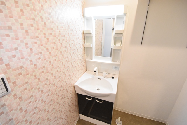 洗面設備　洗面所内に洗濯機置場あり♪