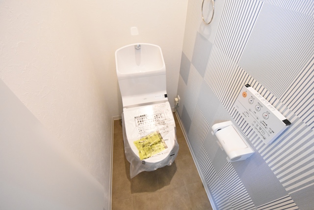 トイレ　温水洗浄便座付き☆