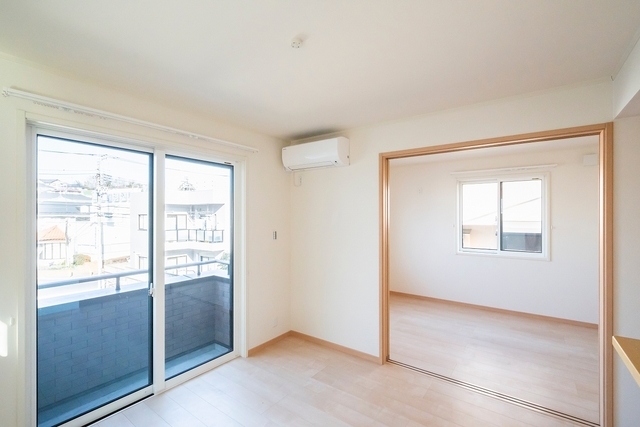 居室・リビング　☆陽の差し込む明るいお部屋☆