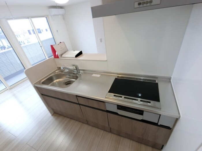 キッチン　IHクッキング・蛇口一体型浄水器（別途契約）付き対面キッチン