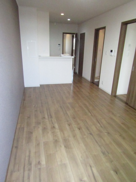 居室・リビング　反転