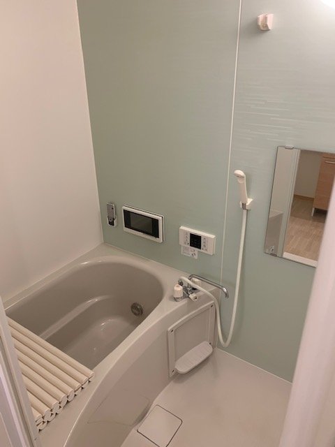 バス・シャワールーム　お風呂でテレビが見れますよ